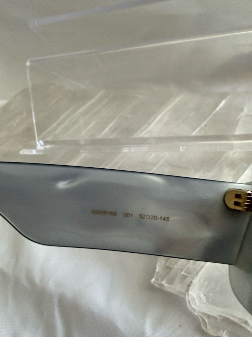 Gucci Men's Black Rectangular Sunglasses with Gray Lenses - Picture 4 of 7
